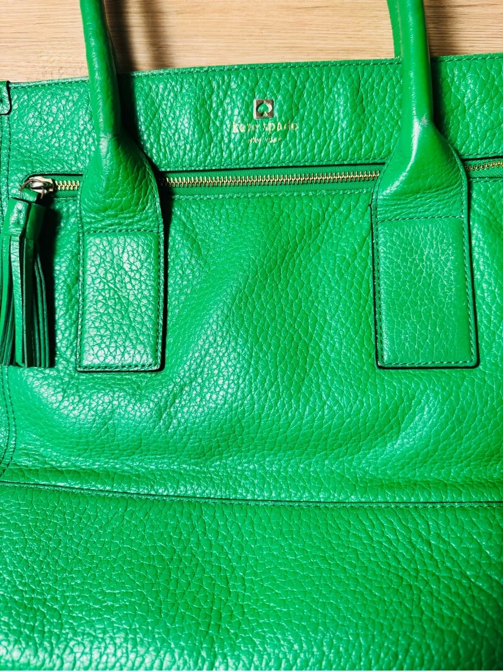 Kate Spade New York Green Pebbled Leather Tote Purse Tassel